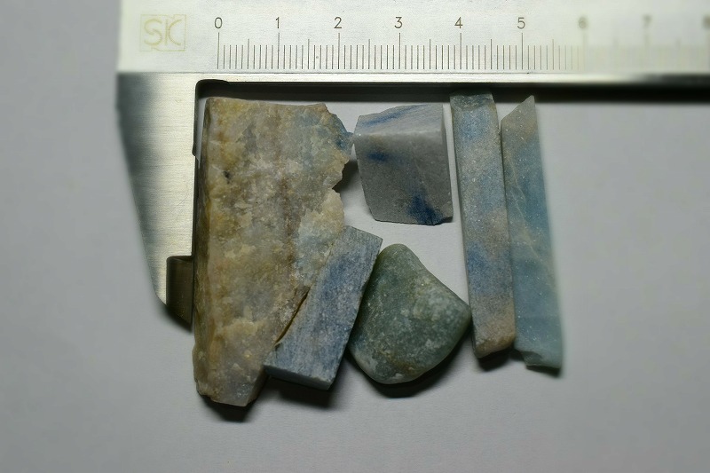 糸魚川産　翡翠原石　