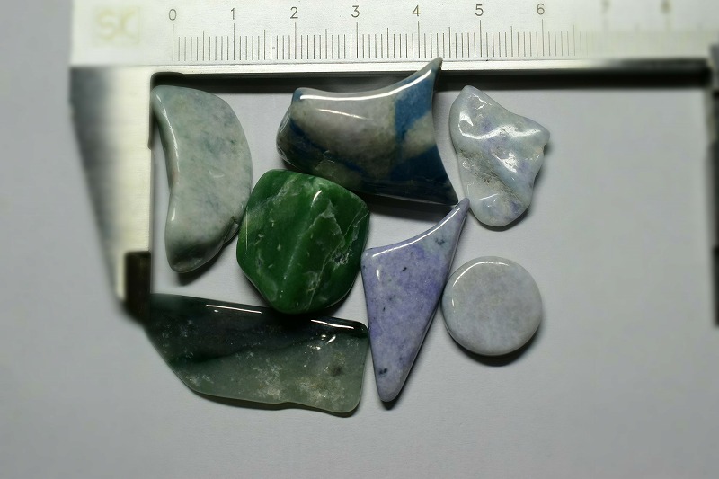 糸魚川産　翡翠原石