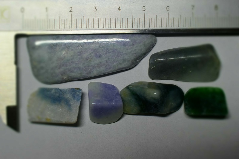 糸魚川産　翡翠原石