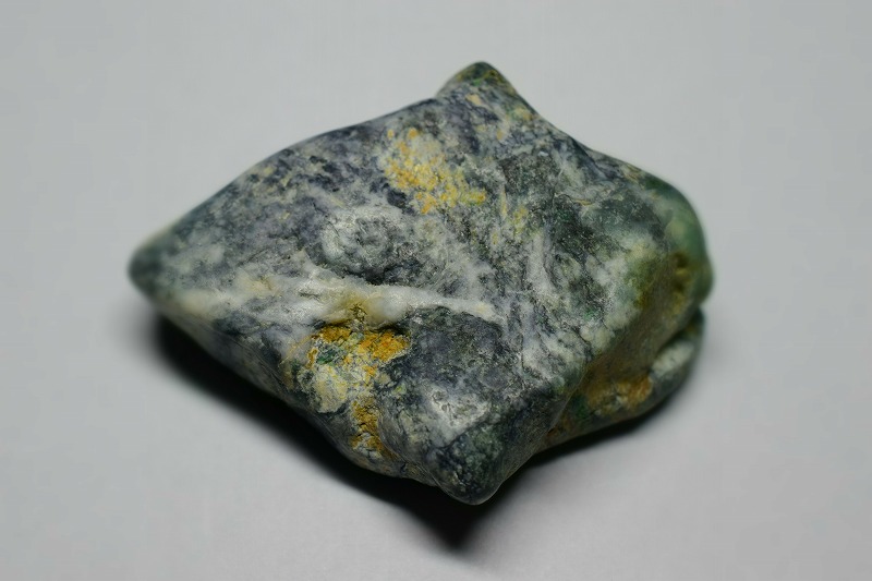 糸魚川産　翡翠原石