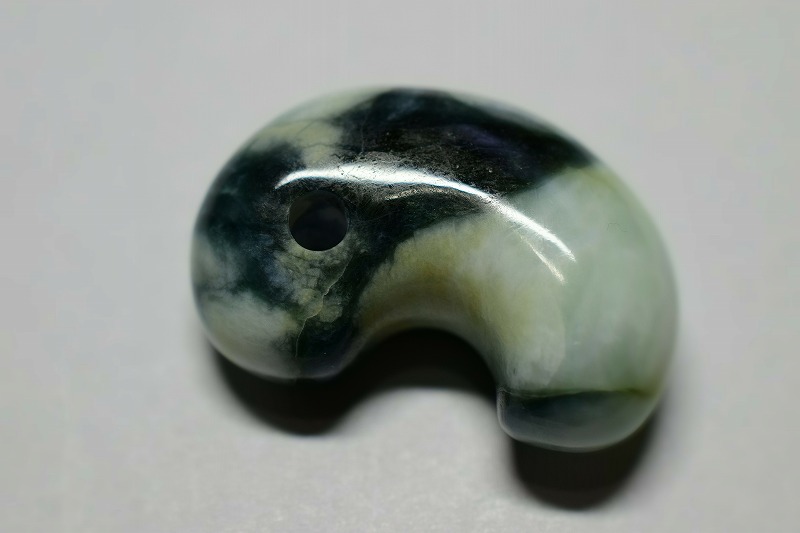 糸魚川産翡翠　勾玉　29mm