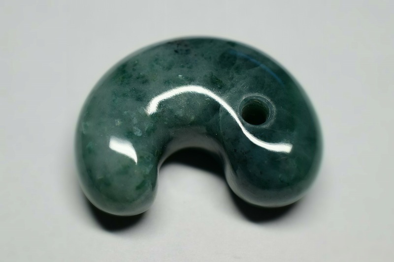 糸魚川産翡翠　勾玉　31mm