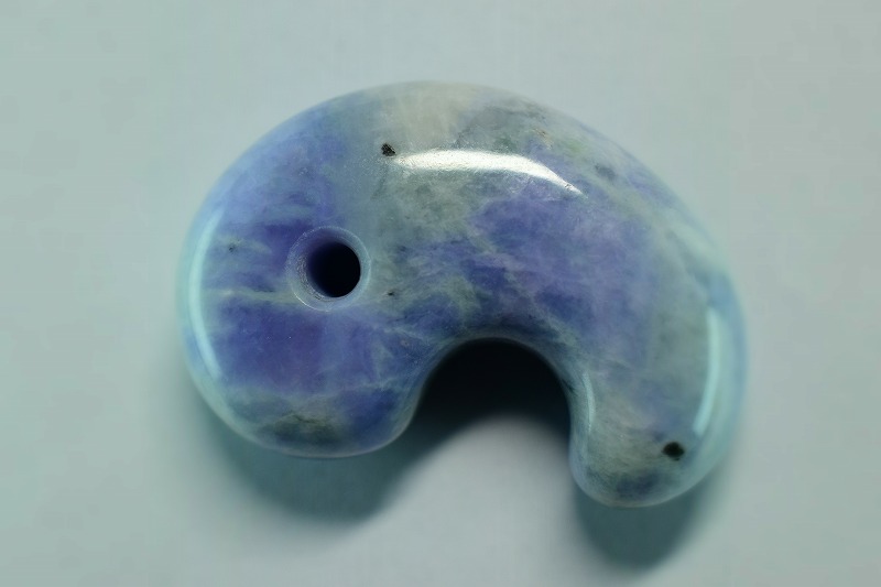 糸魚川産翡翠　勾玉　33mm