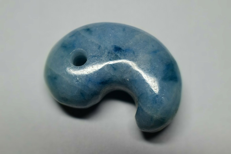 糸魚川産翡翠　勾玉　31mm