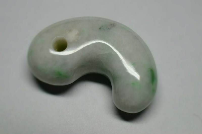 糸魚川産翡翠　勾玉　29mm