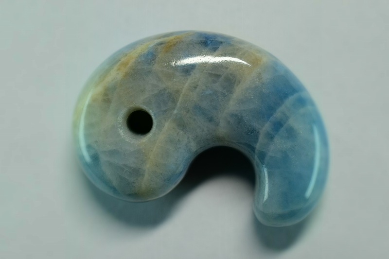 糸魚川産翡翠　勾玉　33mm