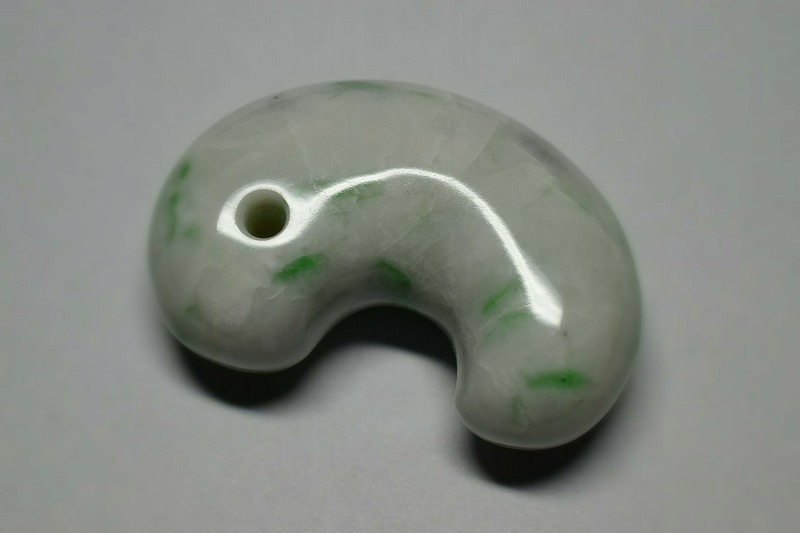 糸魚川産翡翠　勾玉　43mm