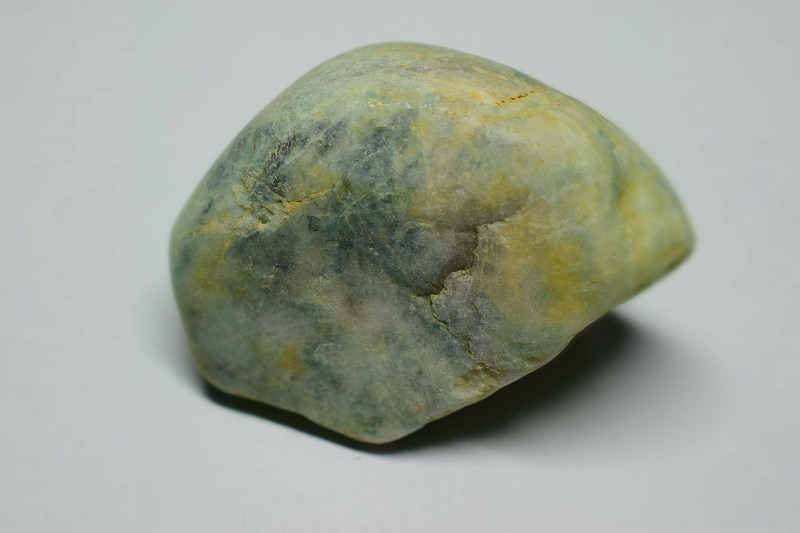 糸魚川産　翡翠原石