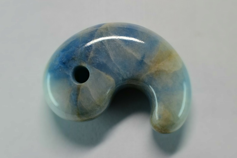 糸魚川産翡翠　勾玉　33mm