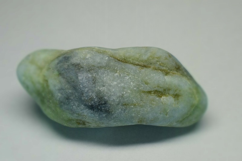 糸魚川産　翡翠原石