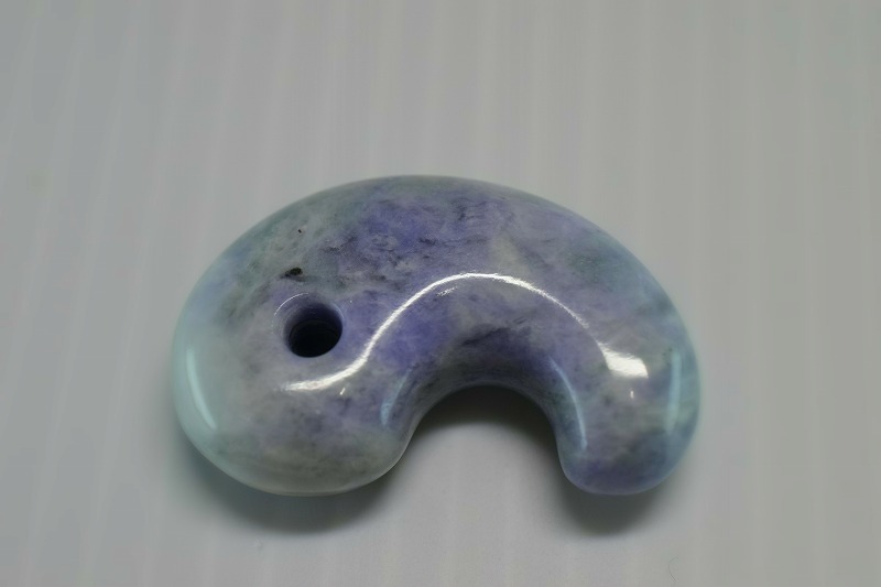 糸魚川産翡翠　勾玉　32mm