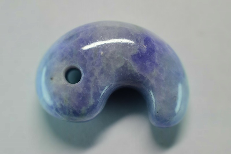糸魚川産翡翠　勾玉　32mm