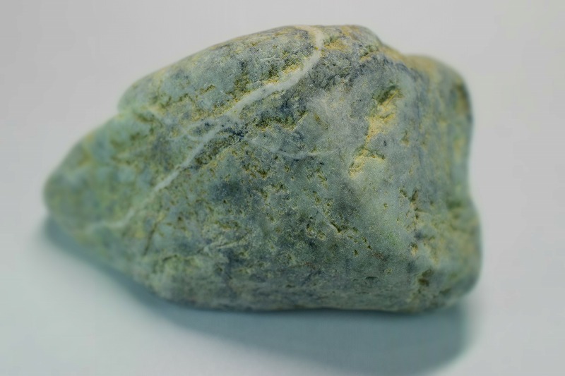 糸魚川産　翡翠原石