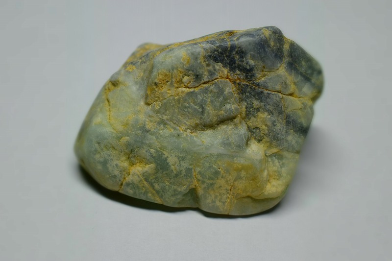 糸魚川産　翡翠原石