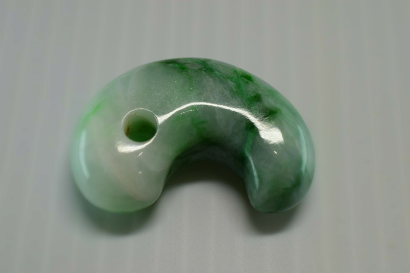 糸魚川産翡翠　勾玉　32mm