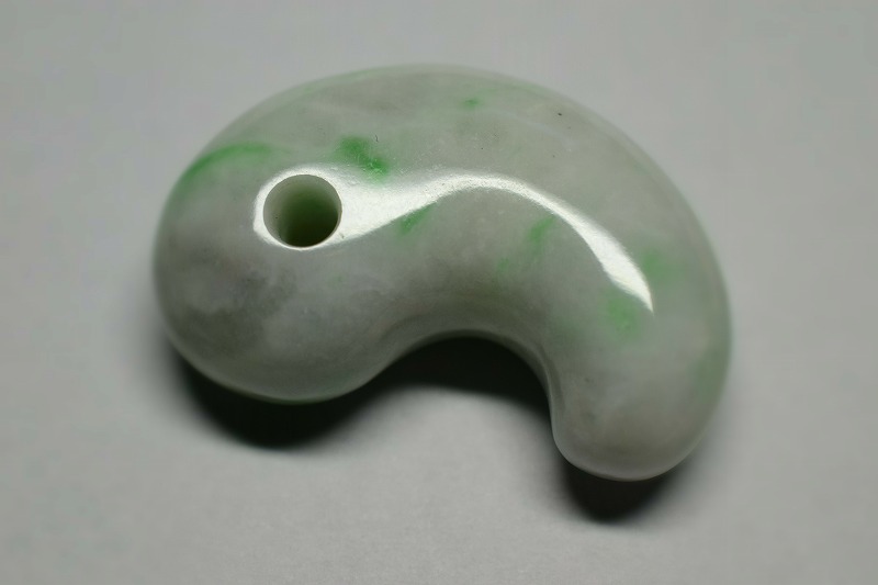糸魚川産翡翠　勾玉　29mm