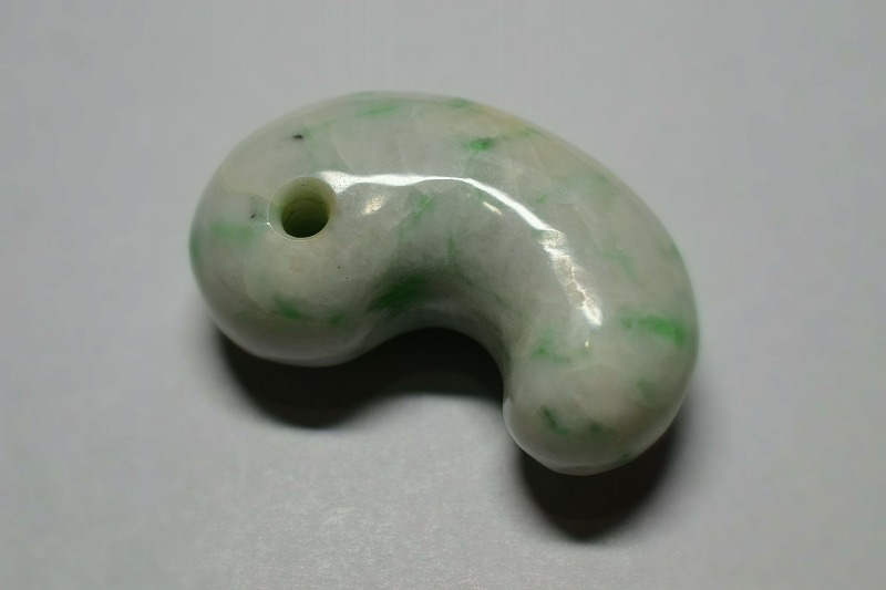 糸魚川産翡翠　勾玉　39mm