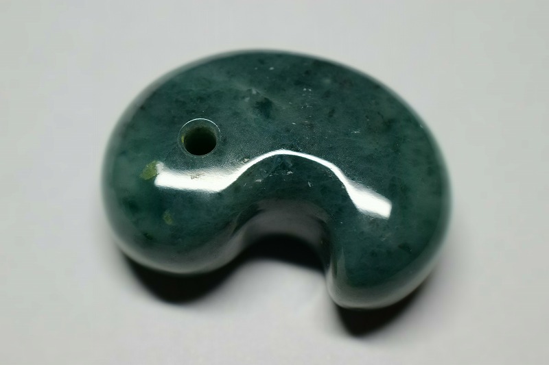 糸魚川産翡翠　勾玉　35mm