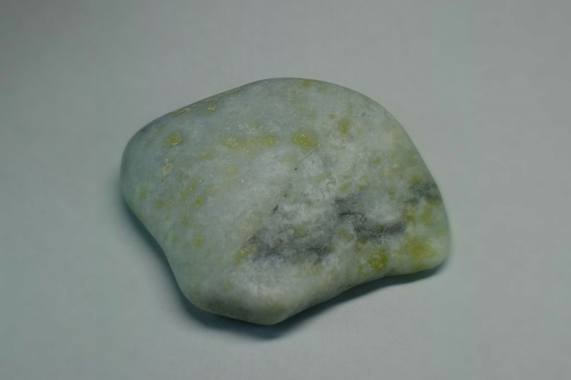 糸魚川産　翡翠原石