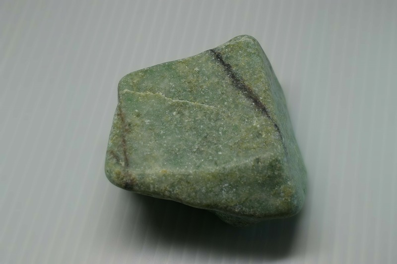 糸魚川産　翡翠原石