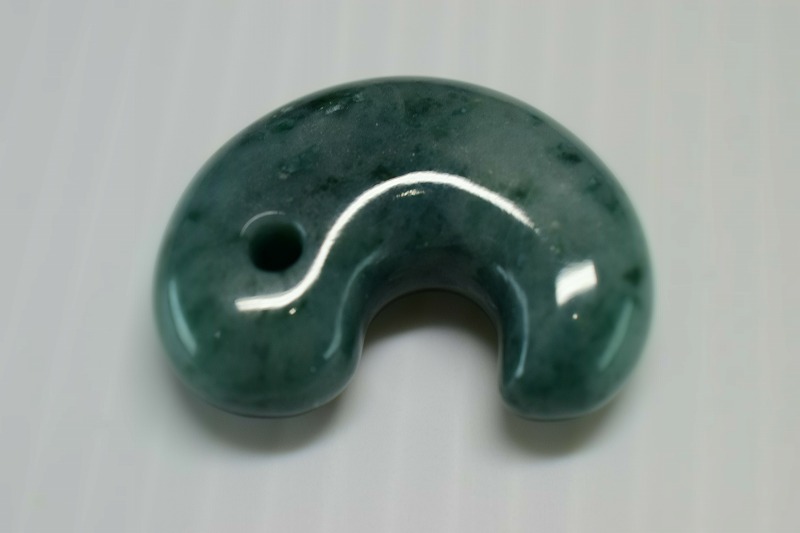 糸魚川産翡翠　勾玉　31mm