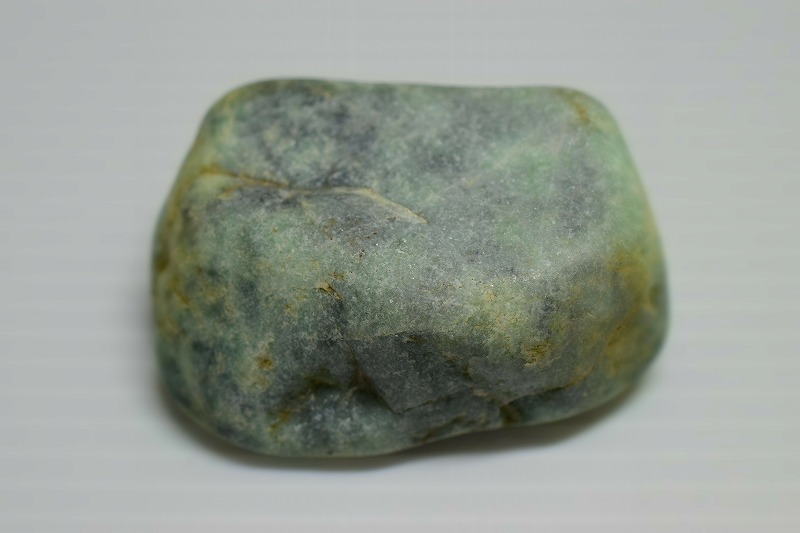 糸魚川産　翡翠原石
