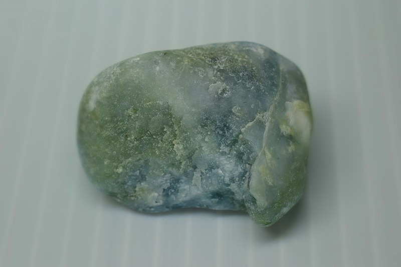 糸魚川産　翡翠原石