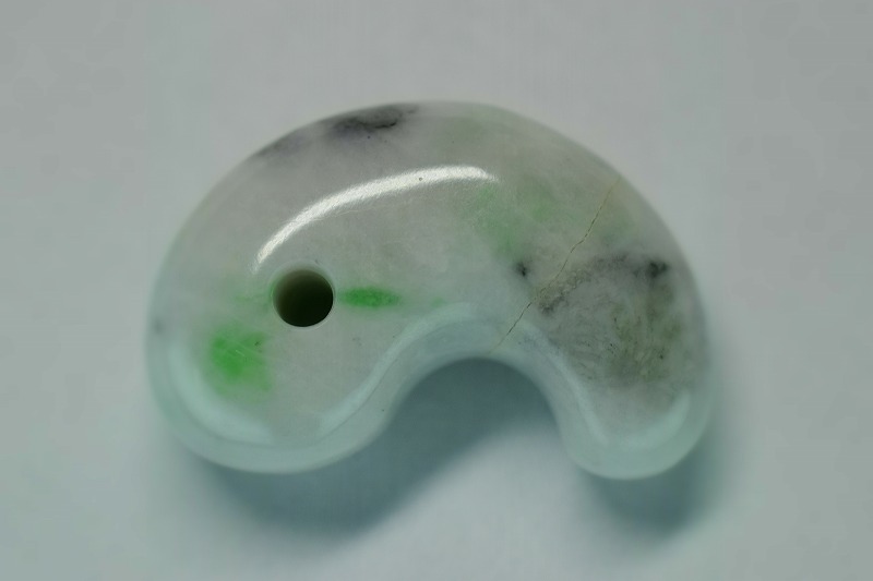 糸魚川産翡翠　勾玉　30mm