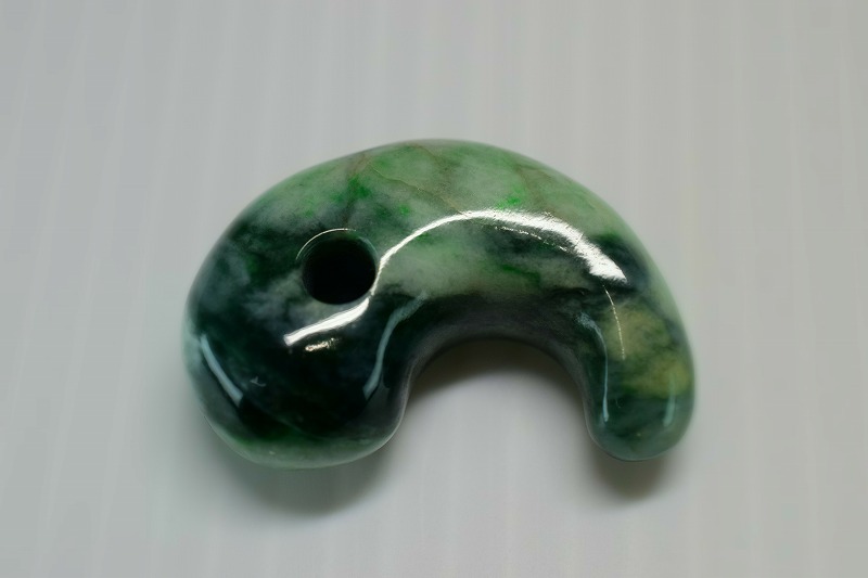 糸魚川産翡翠　勾玉　32mm