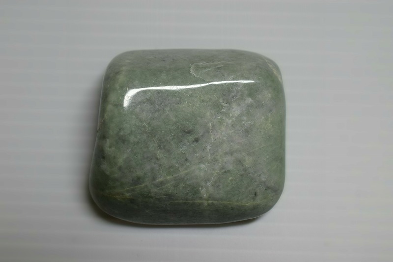 糸魚川産　翡翠原石