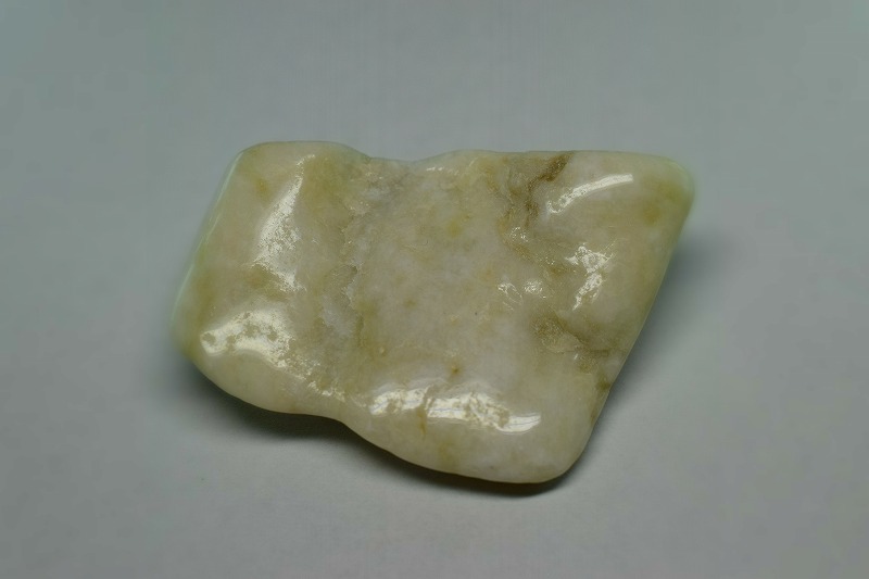 糸魚川産　翡翠原石