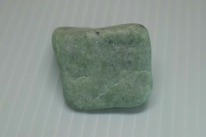 糸魚川産　翡翠原石