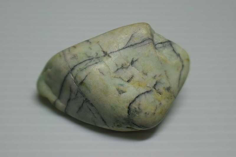 糸魚川産　翡翠原石
