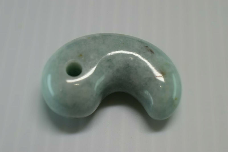 糸魚川産翡翠　勾玉　34mm