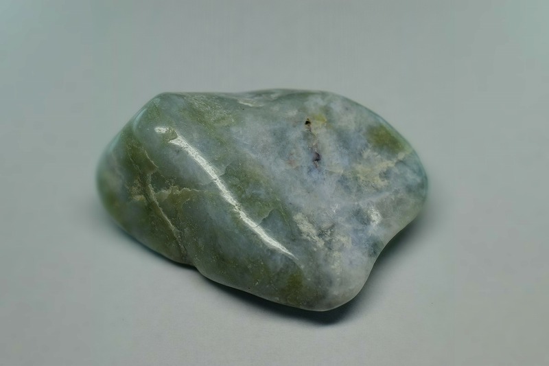 糸魚川産　翡翠原石