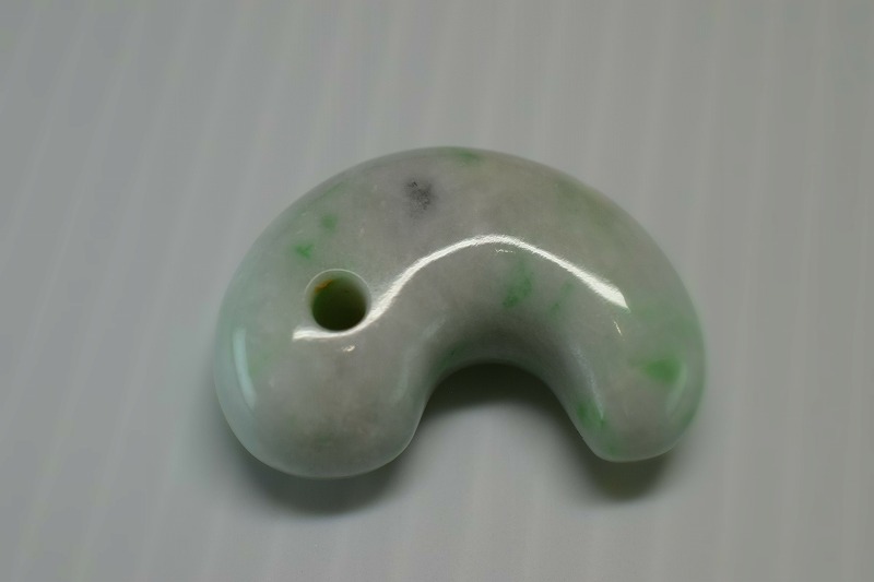 糸魚川産翡翠　勾玉　29mm
