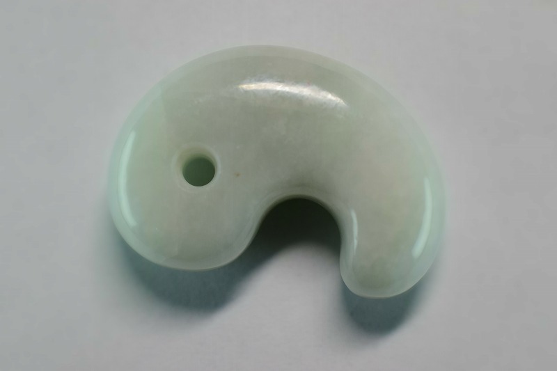 糸魚川産翡翠　勾玉　32mm