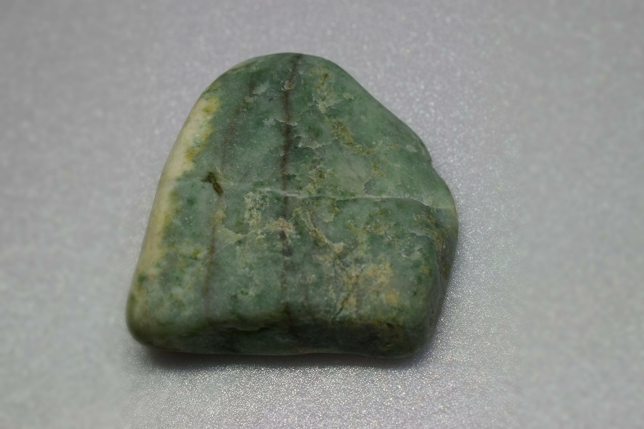 糸魚川産　翡翠原石