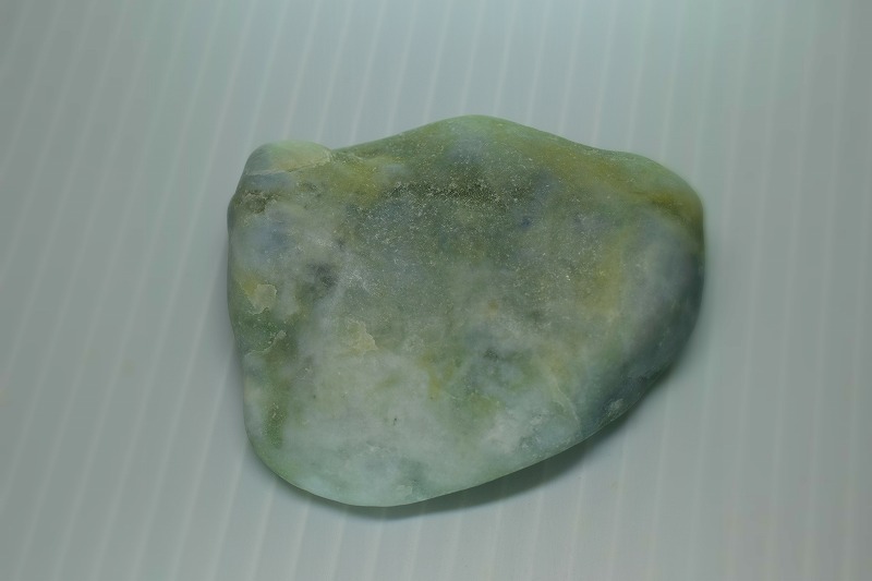 糸魚川産　翡翠原石