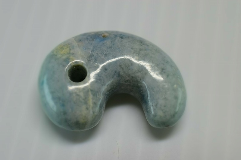糸魚川産翡翠　勾玉　26mm