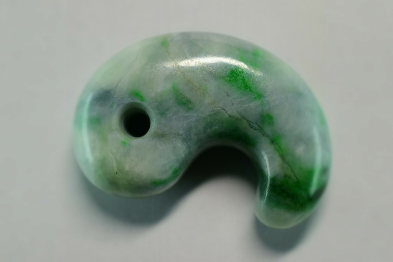 糸魚川産翡翠　勾玉　32mm