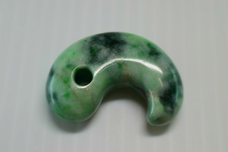 糸魚川産翡翠　勾玉　32mm