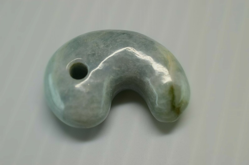 糸魚川産翡翠　勾玉　26mm