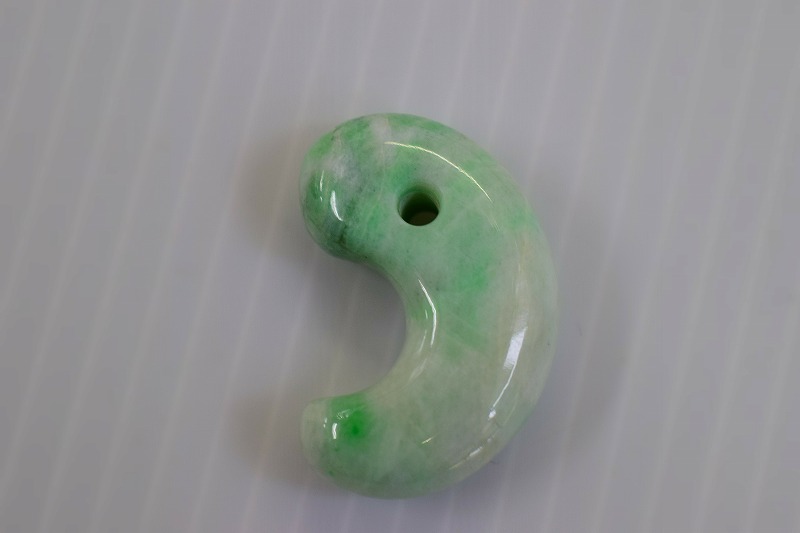 糸魚川産　勾玉 34mm