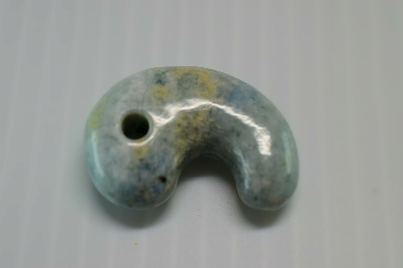 糸魚川産翡翠　勾玉　26mm