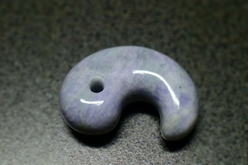 糸魚川産翡翠　勾玉　33mm