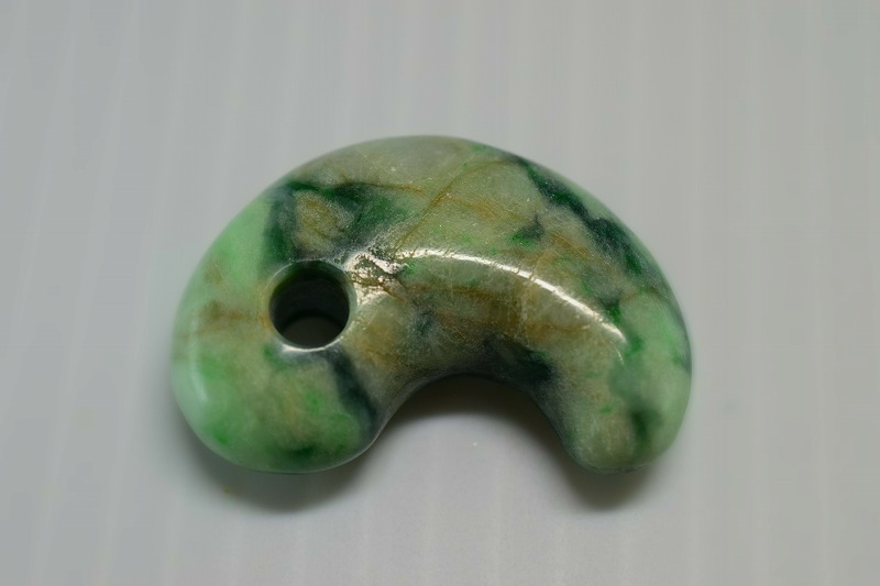糸魚川産翡翠　勾玉　29mm