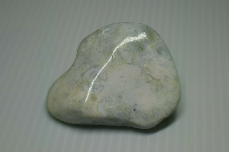 糸魚川産　翡翠原石