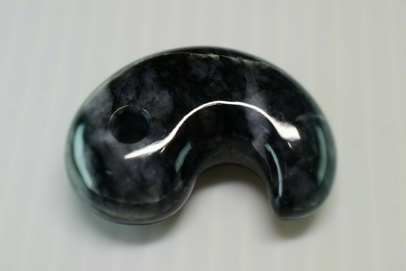 糸魚川産翡翠　勾玉　31mm