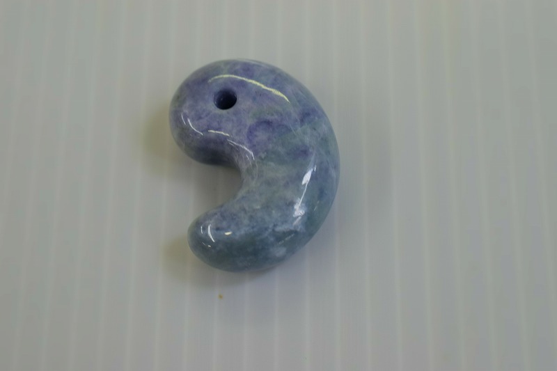 糸魚川産翡翠　勾玉　33mm